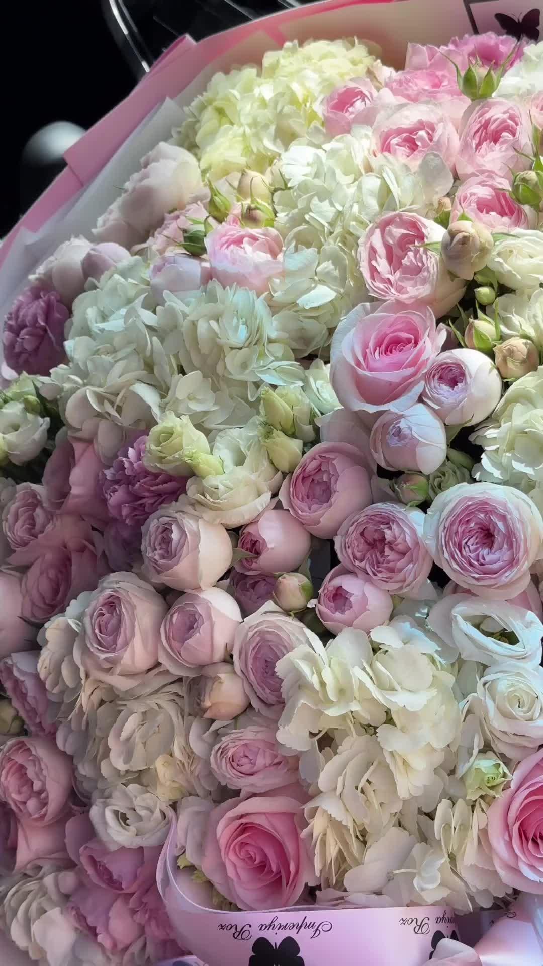 Eternal Elegance: Timeless White Bouquet